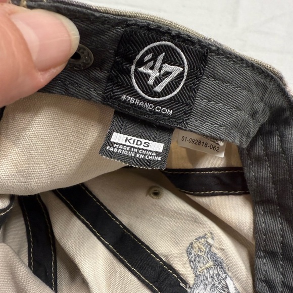 The Black Dog Kids Camouflage Hat with Dog Patch - Picture 6 of 7